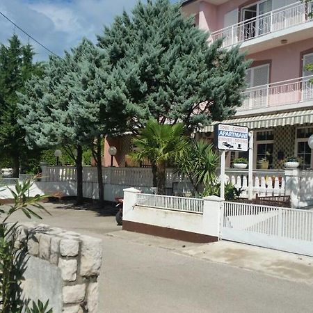 Apartmani Royal Zganec 茨里克韦尼察 外观 照片