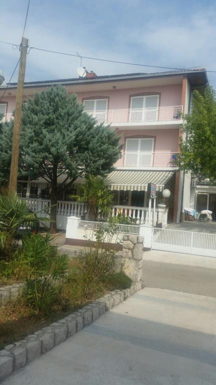 Apartmani Royal Zganec 茨里克韦尼察 外观 照片